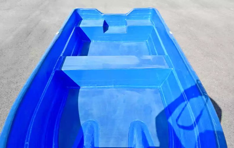 Стеклопластиковая лодка Neman-340 (тримаран) в Махачкале