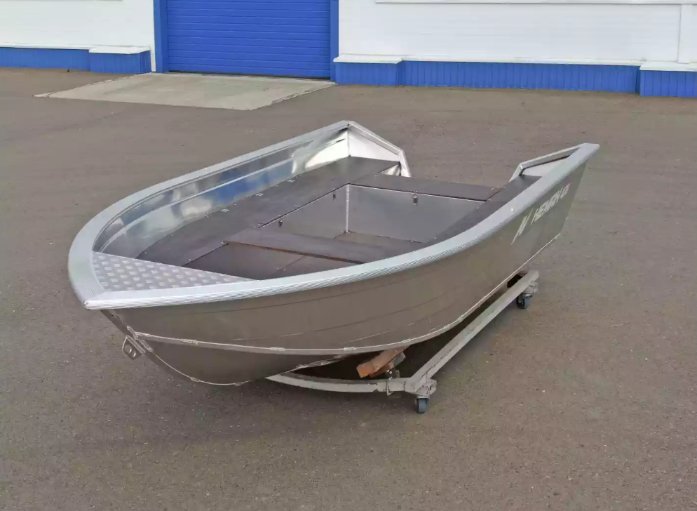 Алюминиевая лодка  Неман-420 в Махачкале