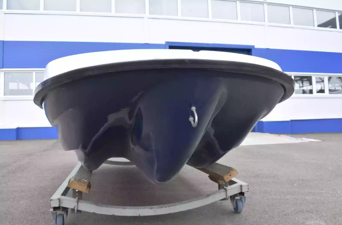 Стеклопластиковая лодка Пингвин New (тримаран) в Махачкале