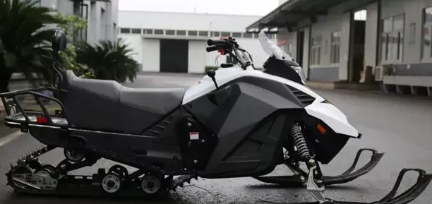 Снегоход ULAR 220 в Махачкале