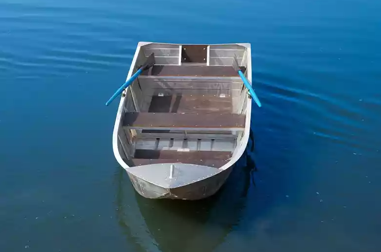 Алюминиевая лодка Вятка-Профи 32 в Махачкале