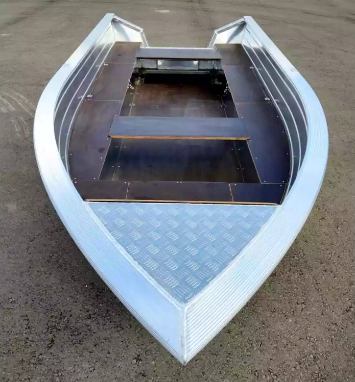 Алюминиевая лодка Неман-400 в Махачкале