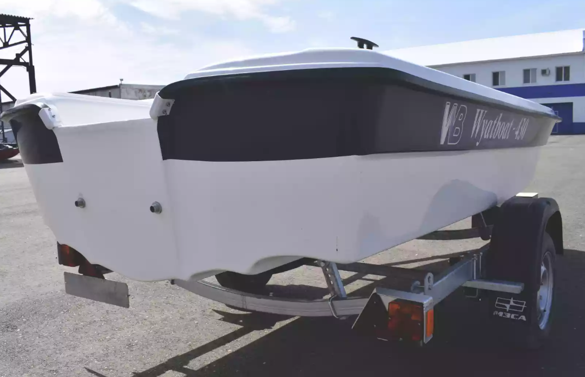 Стеклопластиковая лодка Wyatboat 430 тримаран в Махачкале