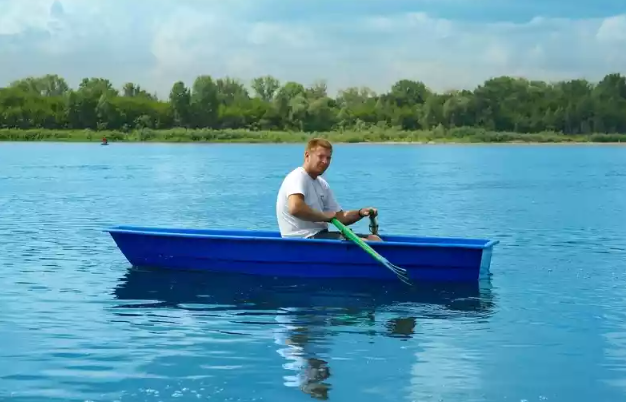 Стеклопластиковая лодка Малютка в Махачкале