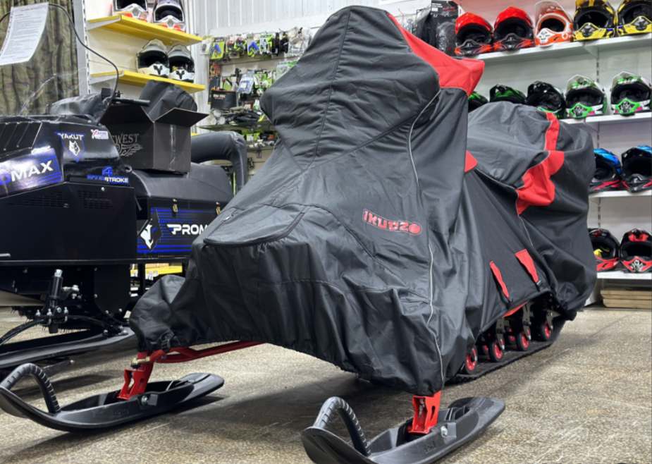 Чехол транспорт. снегохода IKUDZO HUNTER черно-красный Оксфорд ПРЕМИУМ качества с лого IKUDZO в Махачкале