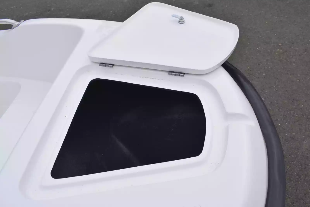 Стеклопластиковая лодка Пингвин New (тримаран) в Махачкале