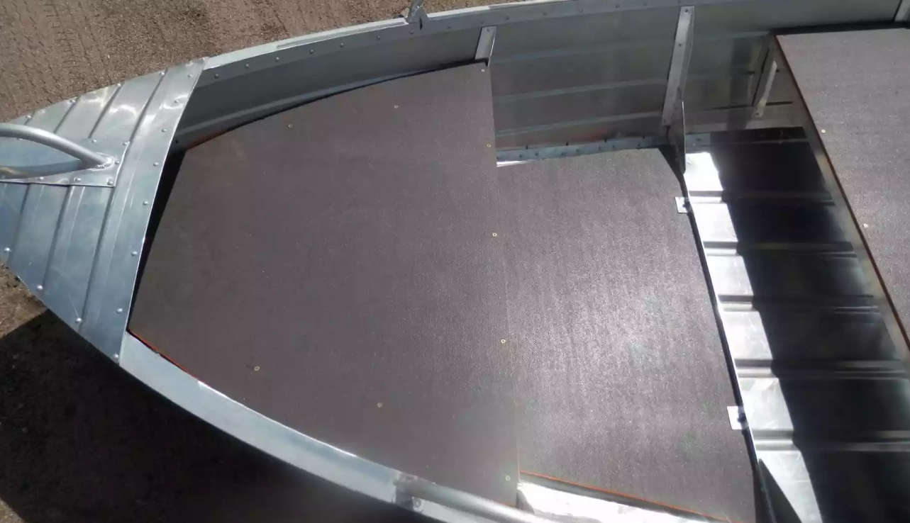 Алюминиевая лодка Вятка-Профи 32 в Махачкале