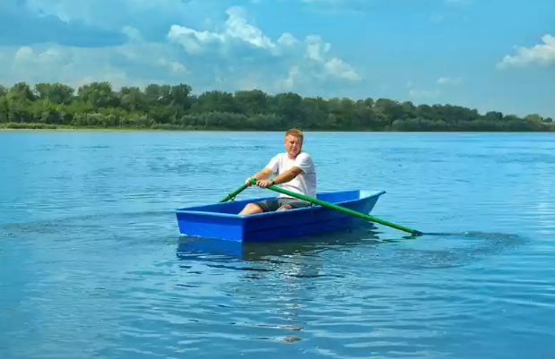 Стеклопластиковая лодка Малютка в Махачкале