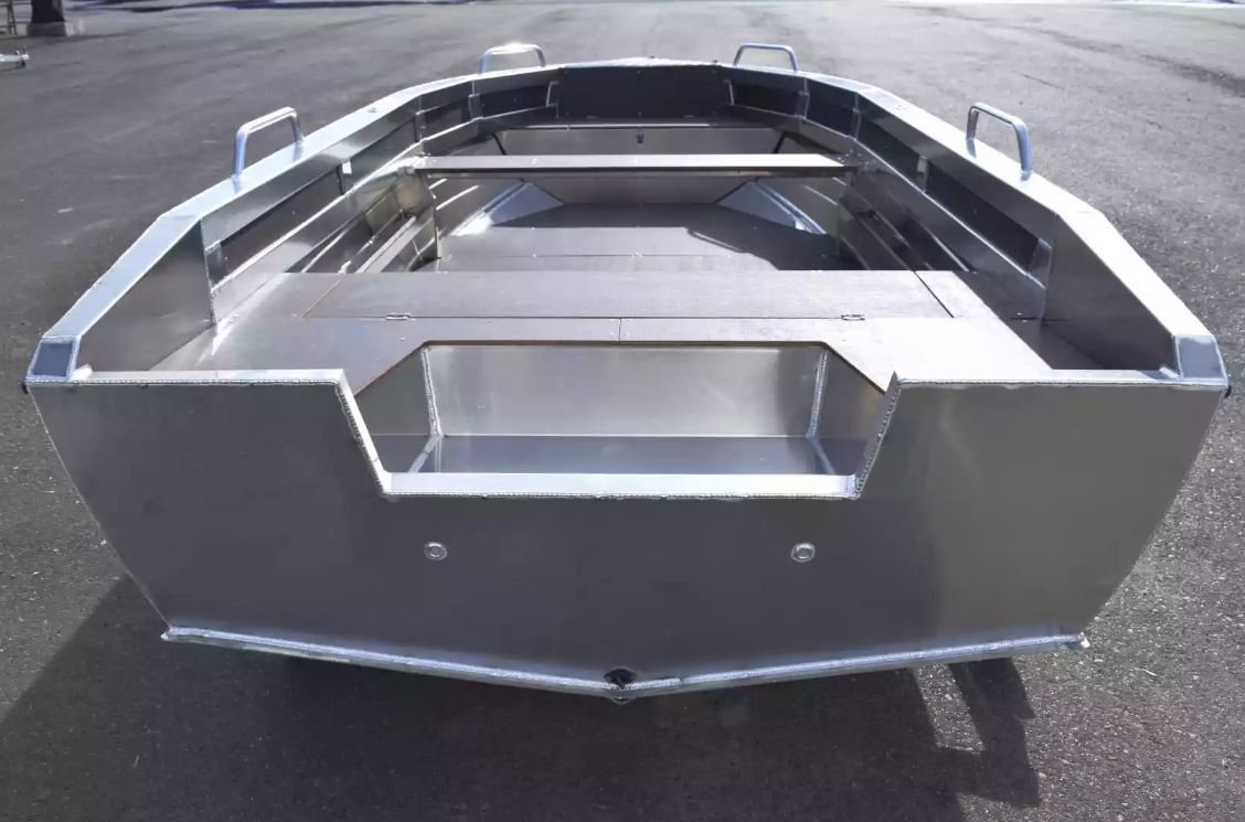 Алюминиевая лодка  Неман-480 Р в Махачкале