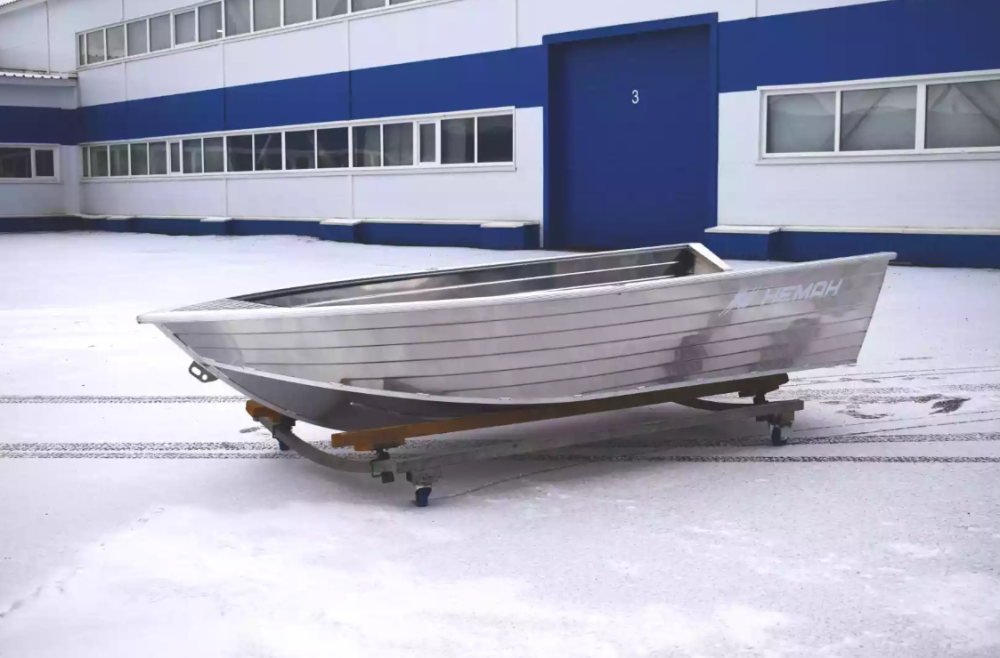 Алюминиевая лодка Неман-400 в Махачкале