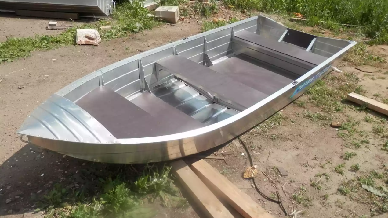 Алюминиевая лодка Вятка-Профи 32 в Махачкале