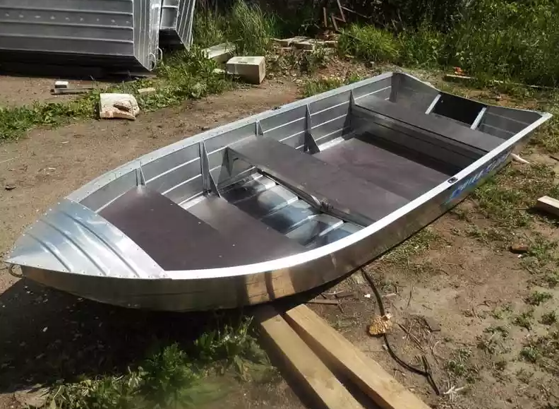 Алюминиевая лодка Вятка-Профи 37 в Махачкале