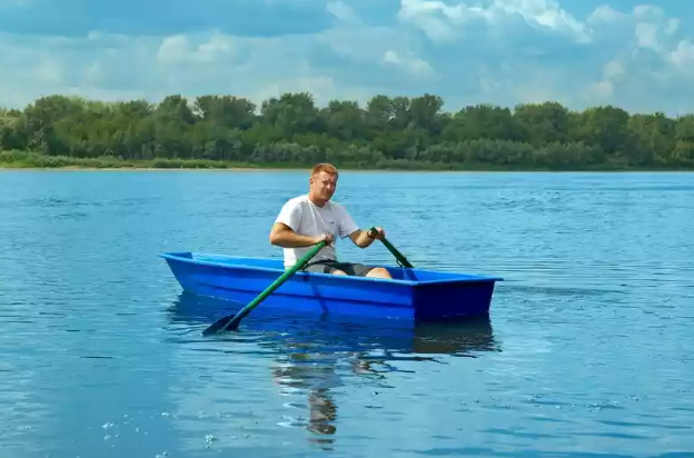 Стеклопластиковая лодка Малютка в Махачкале