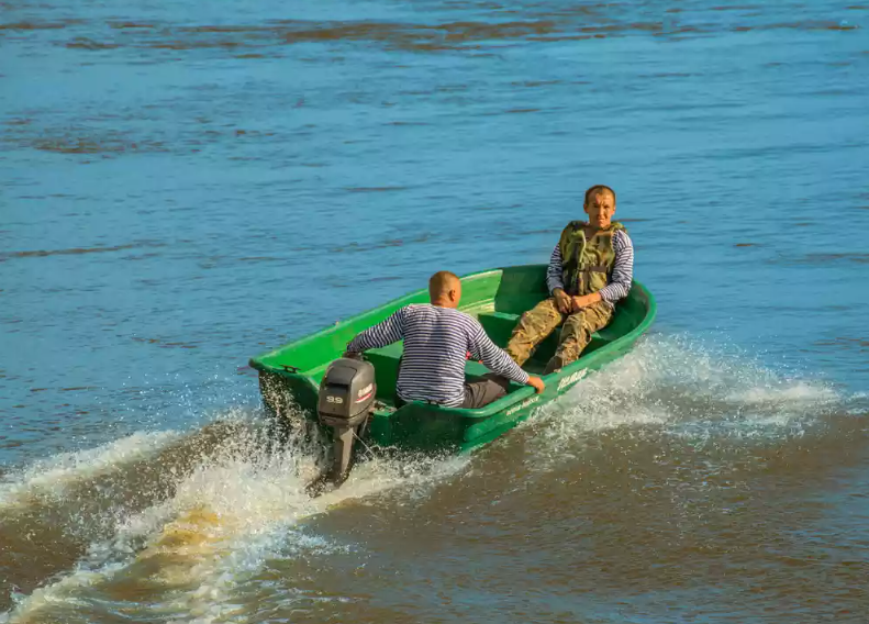 Стеклопластиковая лодка Neman-340 (тримаран) в Махачкале