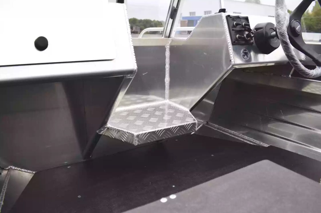 Алюминиевая лодка  Neman-400 PRO в Махачкале