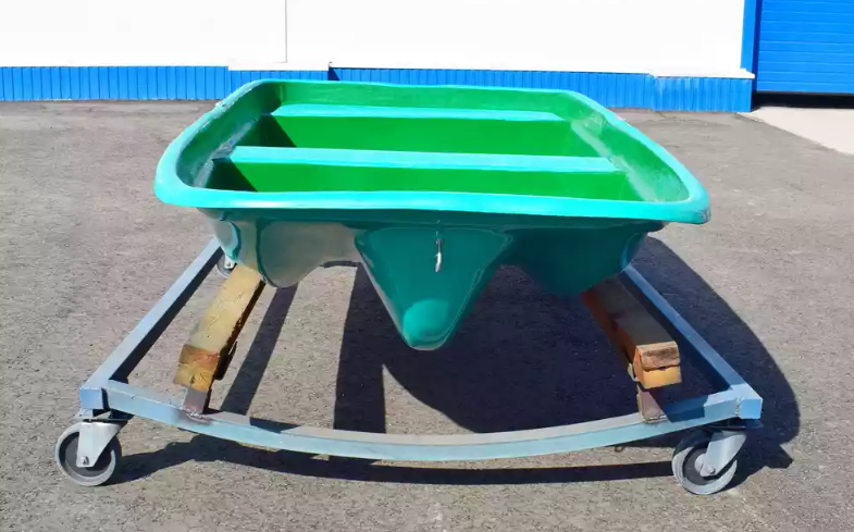 Стеклопластиковая лодка Старт (тримаран) в Махачкале