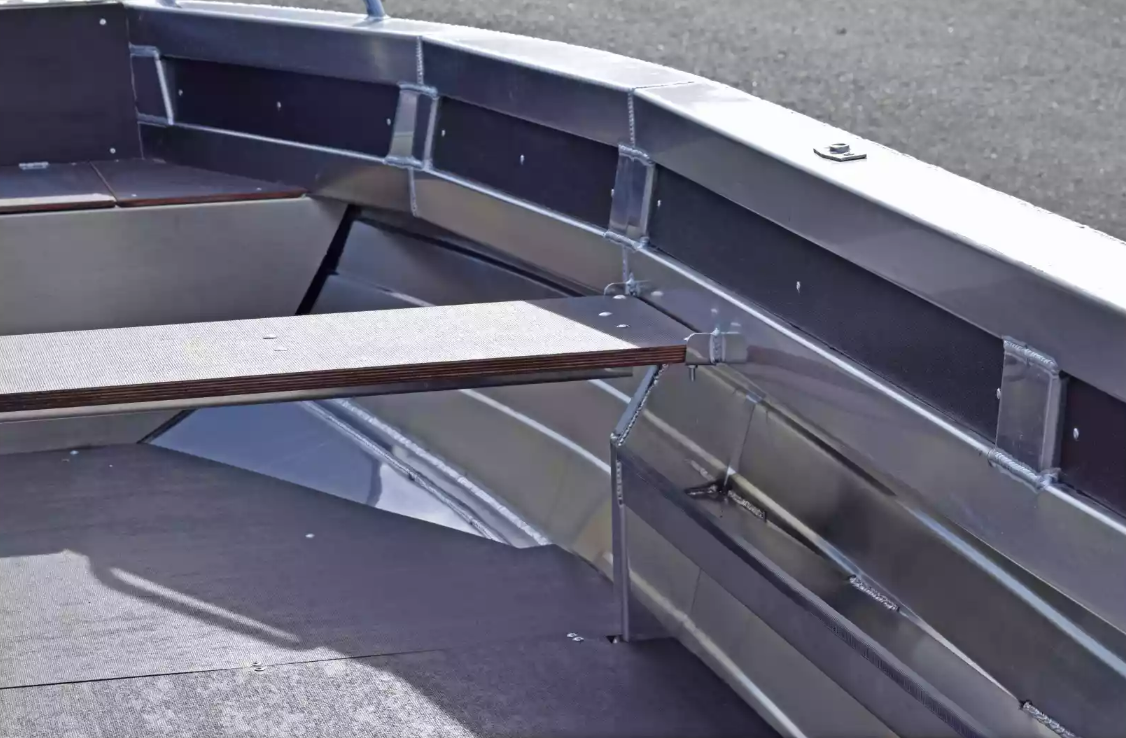 Алюминиевая лодка  Неман-480 Р в Махачкале