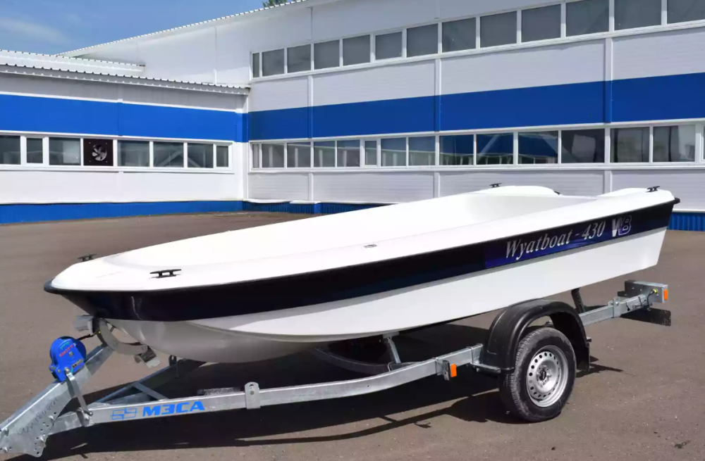 Стеклопластиковая лодка Wyatboat 430 тримаран в Махачкале