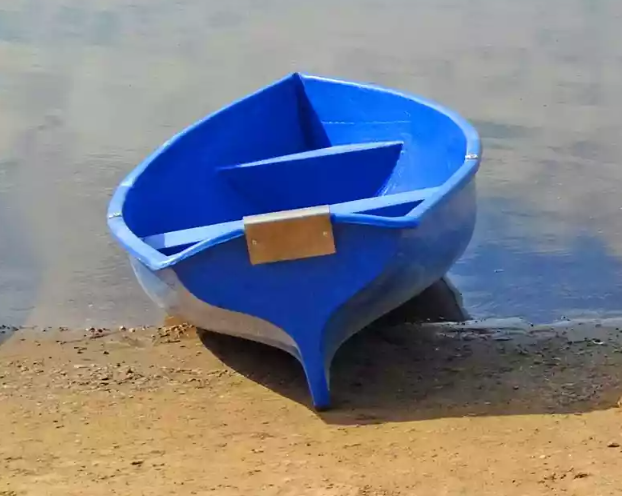 Стеклопластиковая лодка Омуль в Махачкале