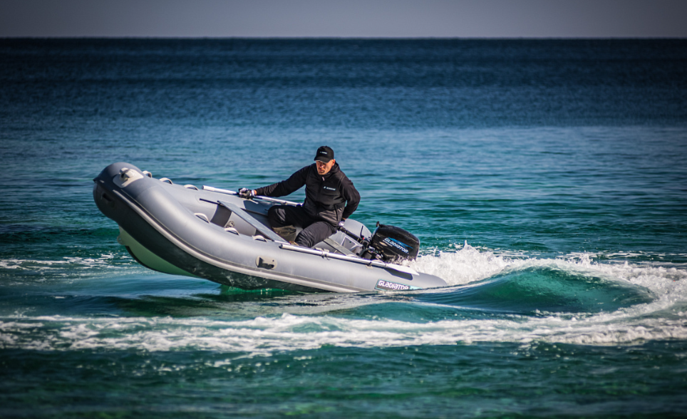 Лодка GLADIATOR RIB380AL в Махачкале