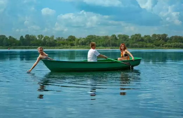 Стеклопластиковая Лодка Голавль в Махачкале