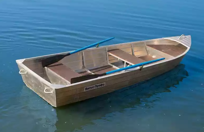 Алюминиевая лодка Вятка-Профи 32 в Махачкале