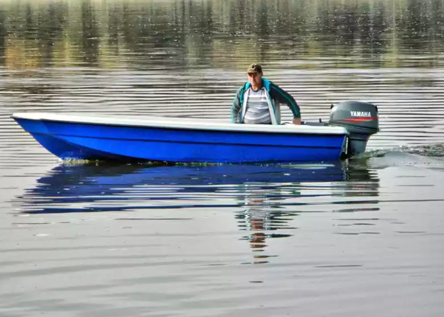 Стеклопластиковая лодка Wyatboat 430 тримаран в Махачкале