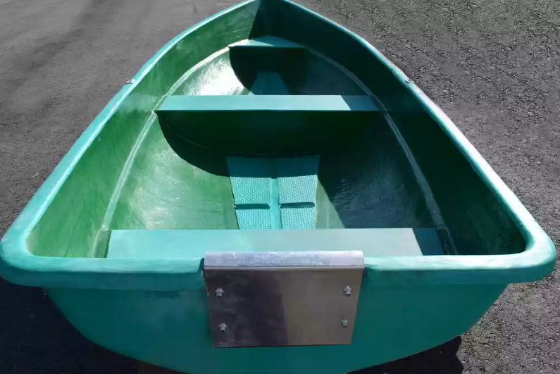 Стеклопластиковая Лодка Голавль в Махачкале