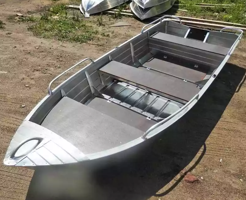 Алюминиевая лодка Вятка-Профи 37 в Махачкале