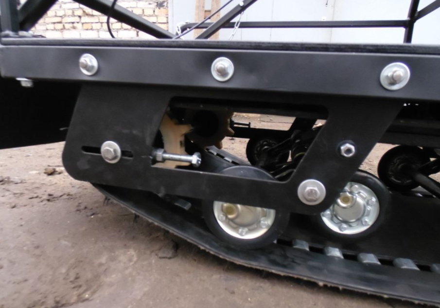 Мотобуксировщик AhtaR Зима 15 л/с с вариатором в Махачкале