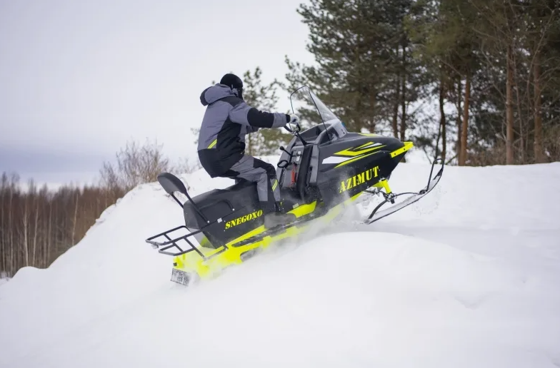 Миниснегоход Бурлак Азимут 24 л.с. , эл.запуск, реверс, тормоз гидравл, капот черный в Махачкале