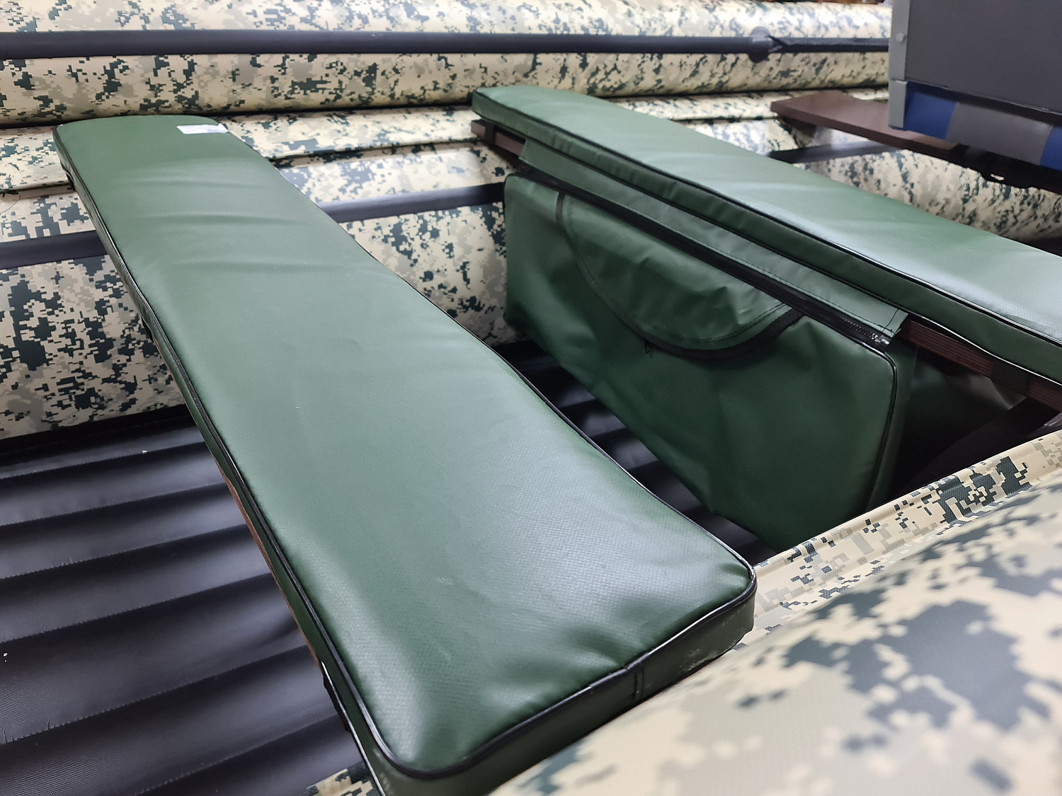 КОМПЛЕКТ МЯГКИХ НАКЛАДОК С СУМКОЙ ДЛЯ ЛОДОК 80Х20 ЗЕЛЕНЫЙ в Махачкале